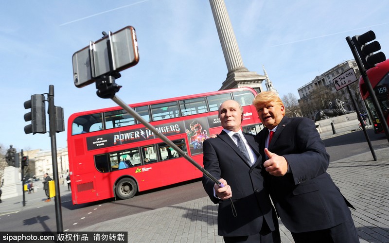 英民众恶搞普京特朗普骑马 画风搞笑