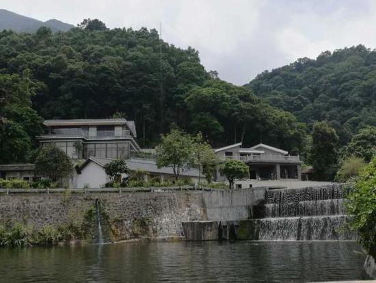 对于罗浮山风景区建私人会所事件高度关注,要求广东省住建厅进行调查