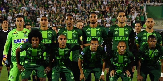 载巴西足球运动员飞机哥伦比亚坠毁