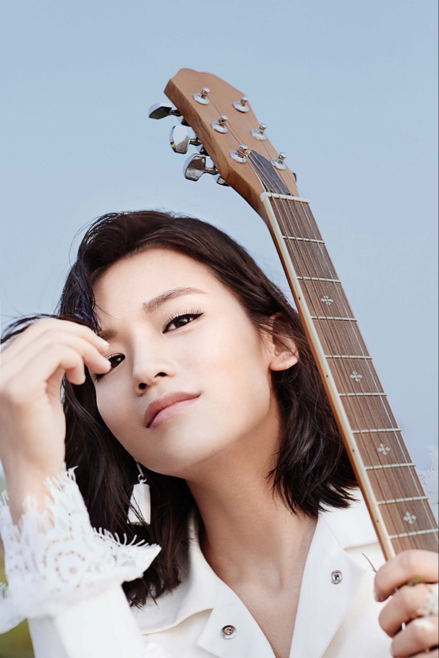 黄英最新歌曲《鸽子》上线 以歌代诗悟人生音