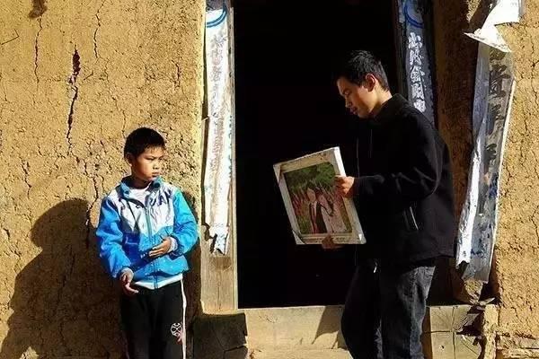 梦见死人复活对人很凶，梦境背后的深层含义与心理解析