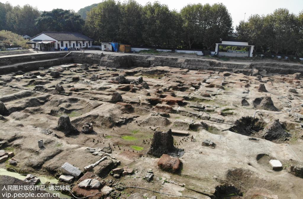 近日,位于杭州城南约6000平方米的南宋皇城"德寿宫"遗址考古发掘