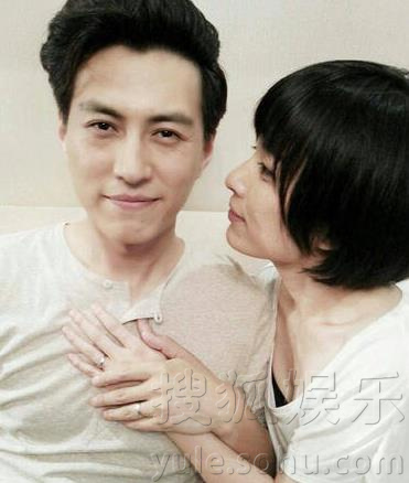 刘涛李佳二美聚餐 背后有同一个男人靳东