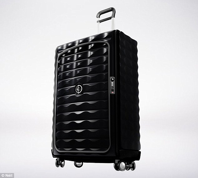 美设计师推出可折叠智能行李箱 内置定位追踪