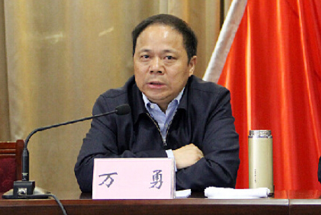 武汉看海后市长怒了:交通不恢复领导不得离开