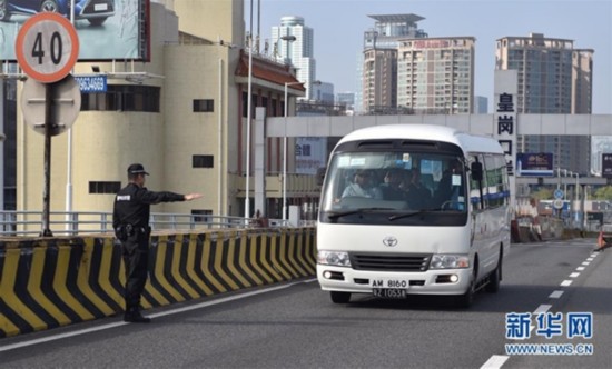 广东公安机关向香港警方移交重大伤害案嫌疑人詹伟坚