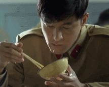 来自吃货胡的温馨提示:午餐时间到啦~[馋嘴]#胡歌