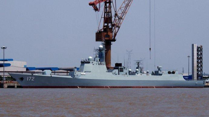 中国船厂加速建造052d驱逐舰