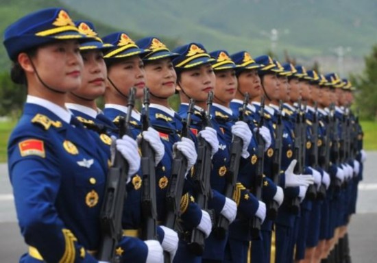 揭秘阅兵军服：加入时尚元素