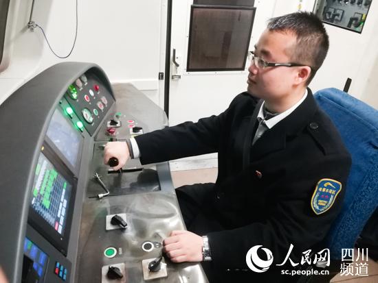 北京招聘司机信息_矿山司机招聘信息_北京中建招聘塔吊司机信息