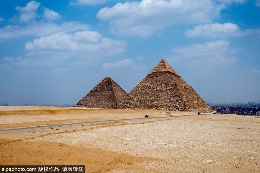 埃及地区旅游安全情况堪忧 金字塔前游客稀少