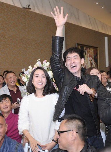 婚礼现场嘉宾云集,早前宣布和孔令辉情断的马苏,则被目击和演员刘欢