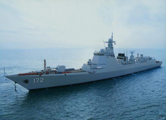中国船厂加速建造052d驱逐舰