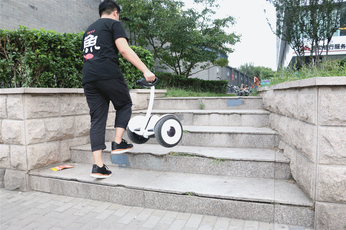 电动平衡车安不安全?实地测试告诉你真相