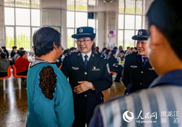 黑龙江省女子监狱举办母亲节亲情帮教活动 温暖感化