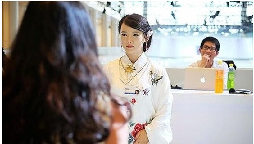 中国美女机器人佳佳(图片来源:台湾ettoday东森新闻云网站)